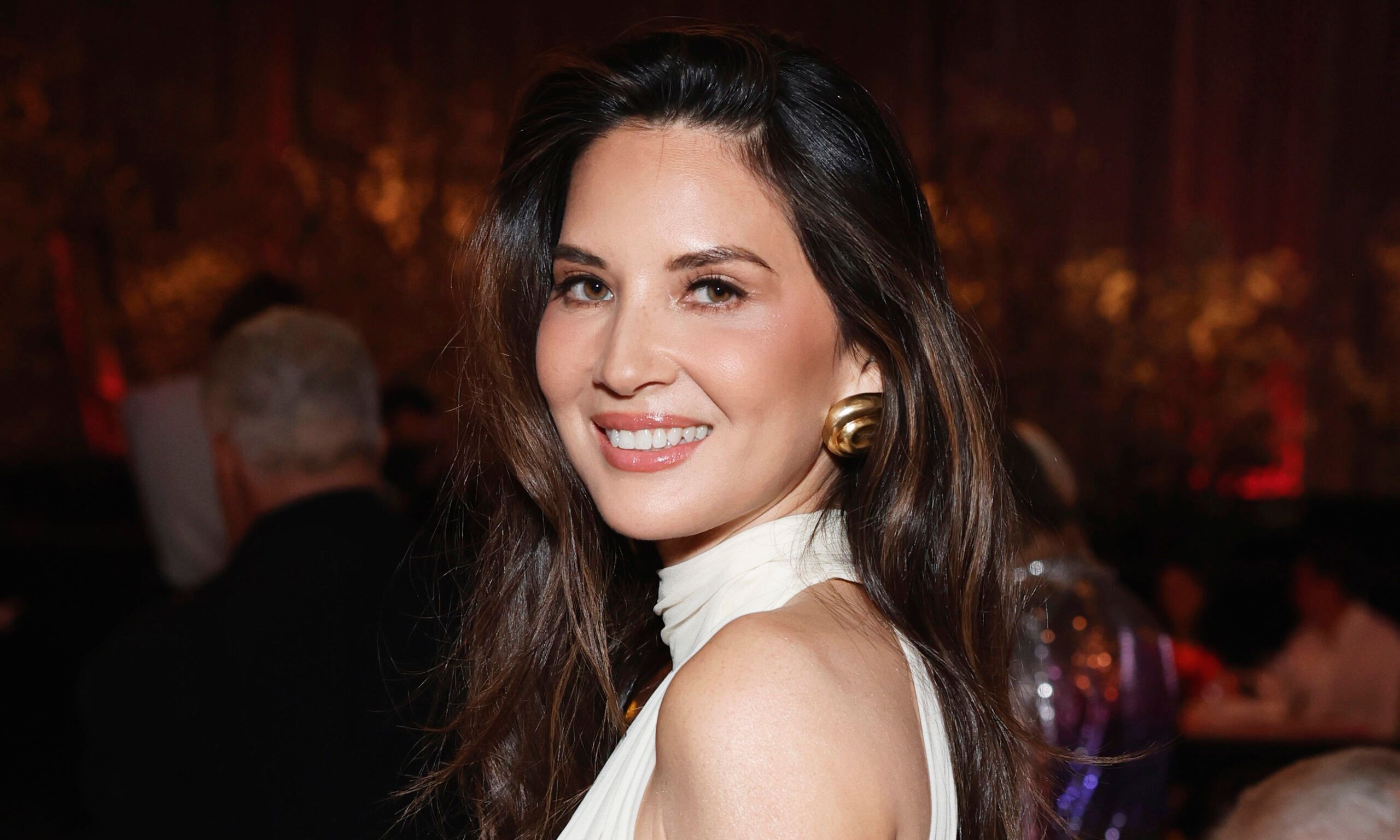 Olivia Munn attends "An Unforgettable Evening" Benefiting the Women's Cancer Research Fund at The Beverly Hilton on April 28, 2025 in Beverly Hills, California.