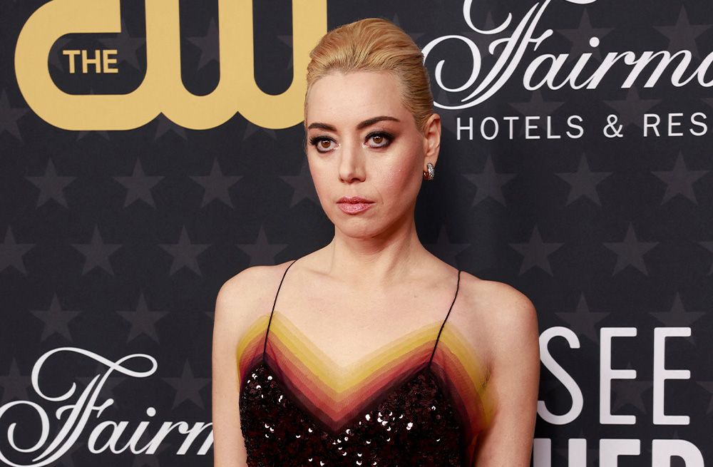 The Hair Oil Keeping Aubrey Plaza Frizz-Free at the Critics’ Choice Awards