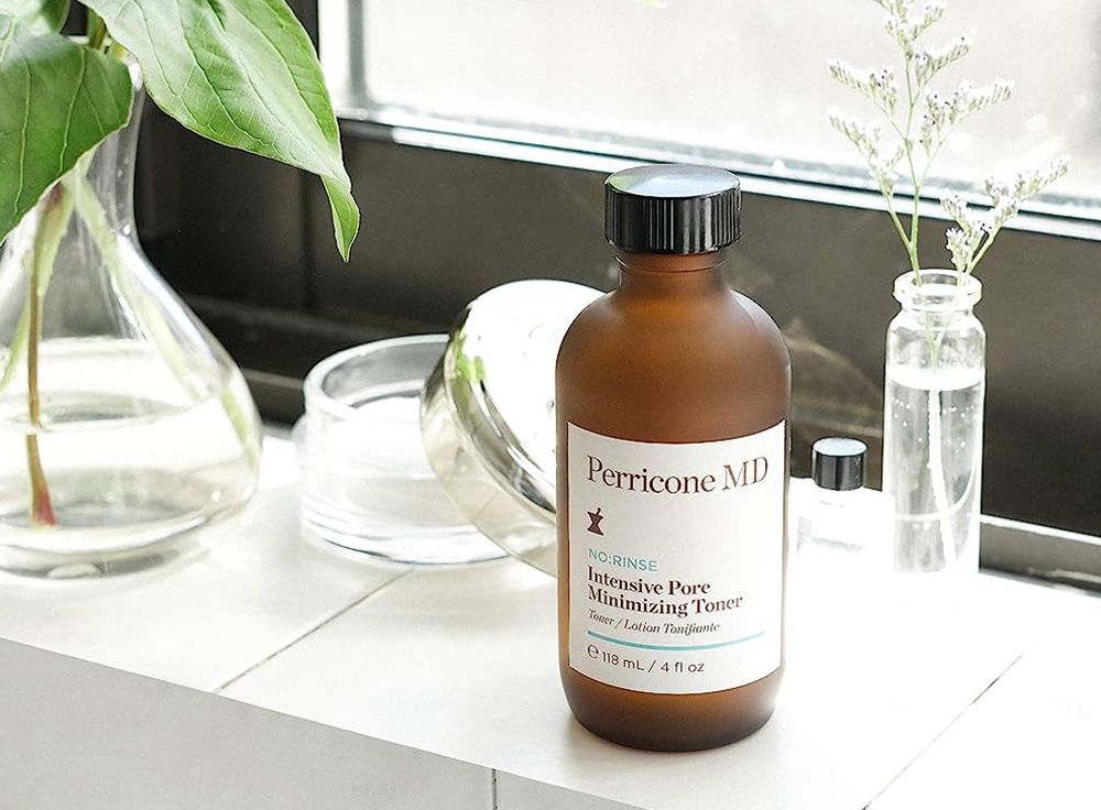 This Exfoliating Toner Tightens Large Pores and Mattifies Oily Skin in One Step