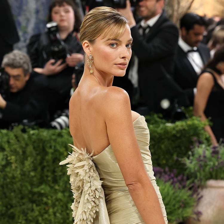 margot robbie met gala