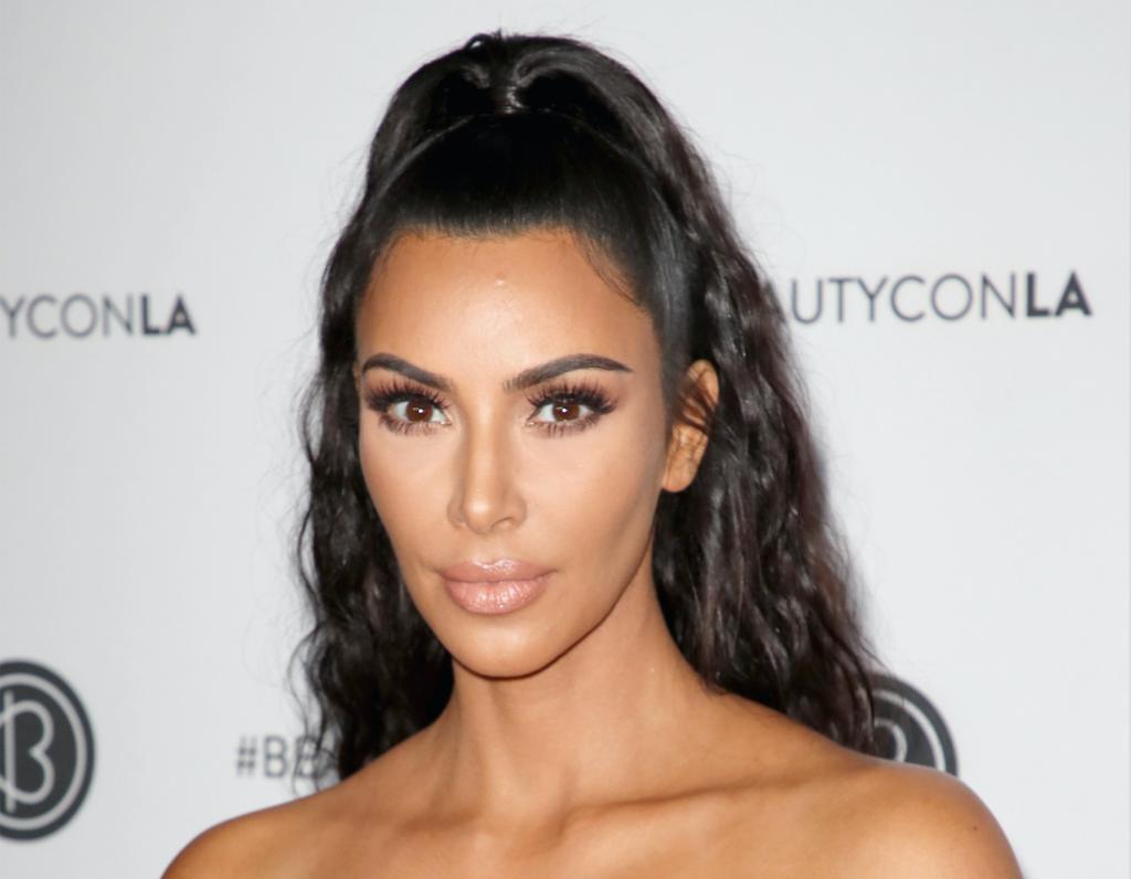 Here’s Why Alessandra Ambrosio, Mandy Moore, and Kim Kardashian use CBD Oils