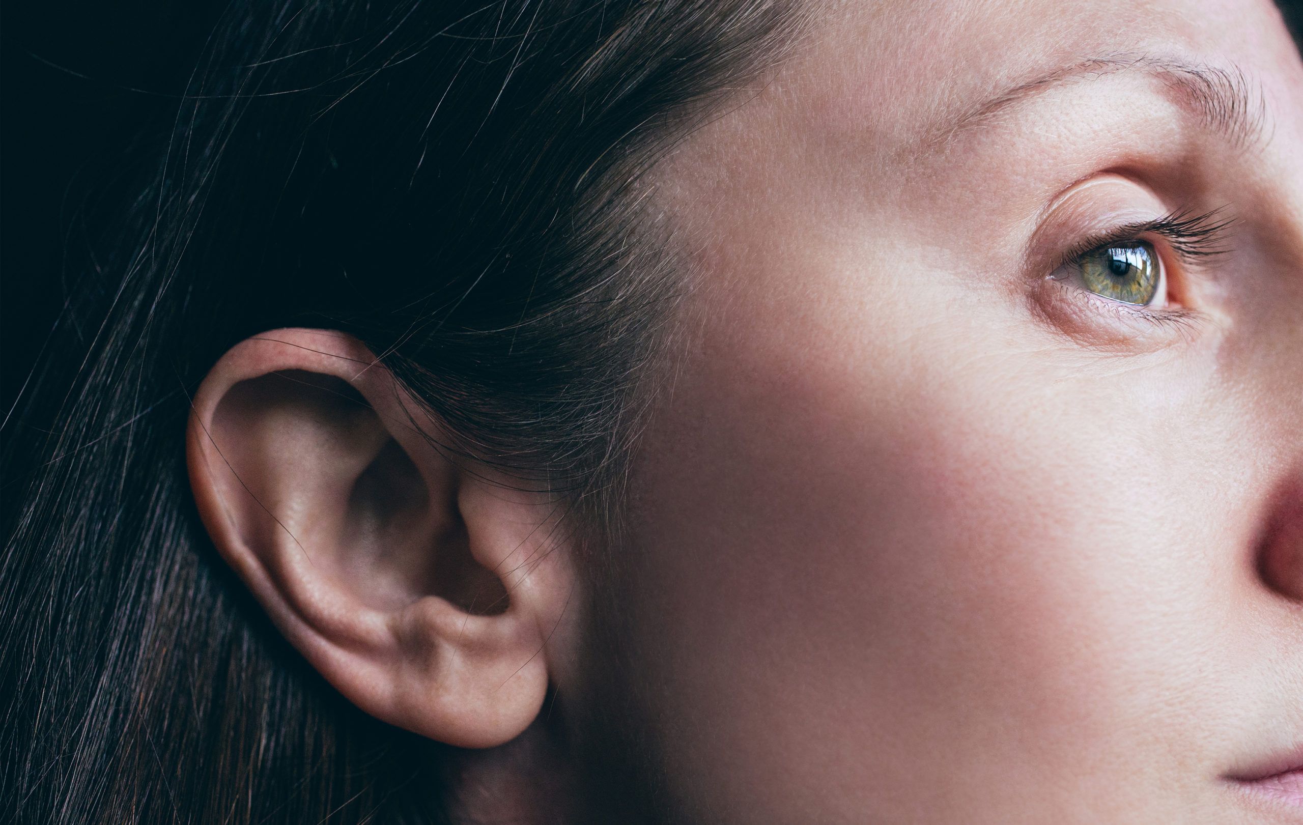 The One Facial Tool That Helps Calm My Red, Reactive Skin