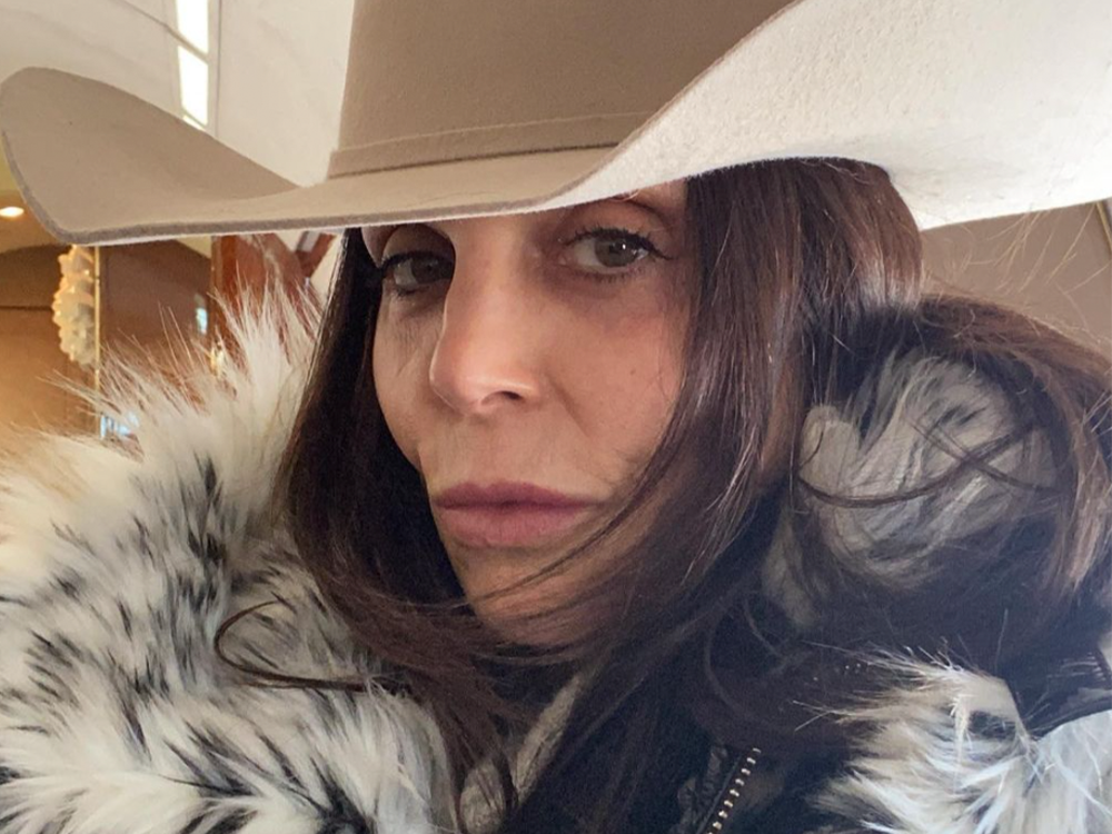 Bethenny Frankel Poses Makeup-Free: ‘No Glam, No Filter, No Surgery’