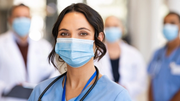 smiling nurse © stock.adobe.com