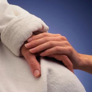 HIV-Positive Patients With Cancer Not Getting Equal Care, Study Finds