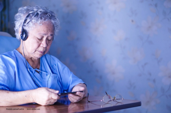 cataract patient listens to music before surgery