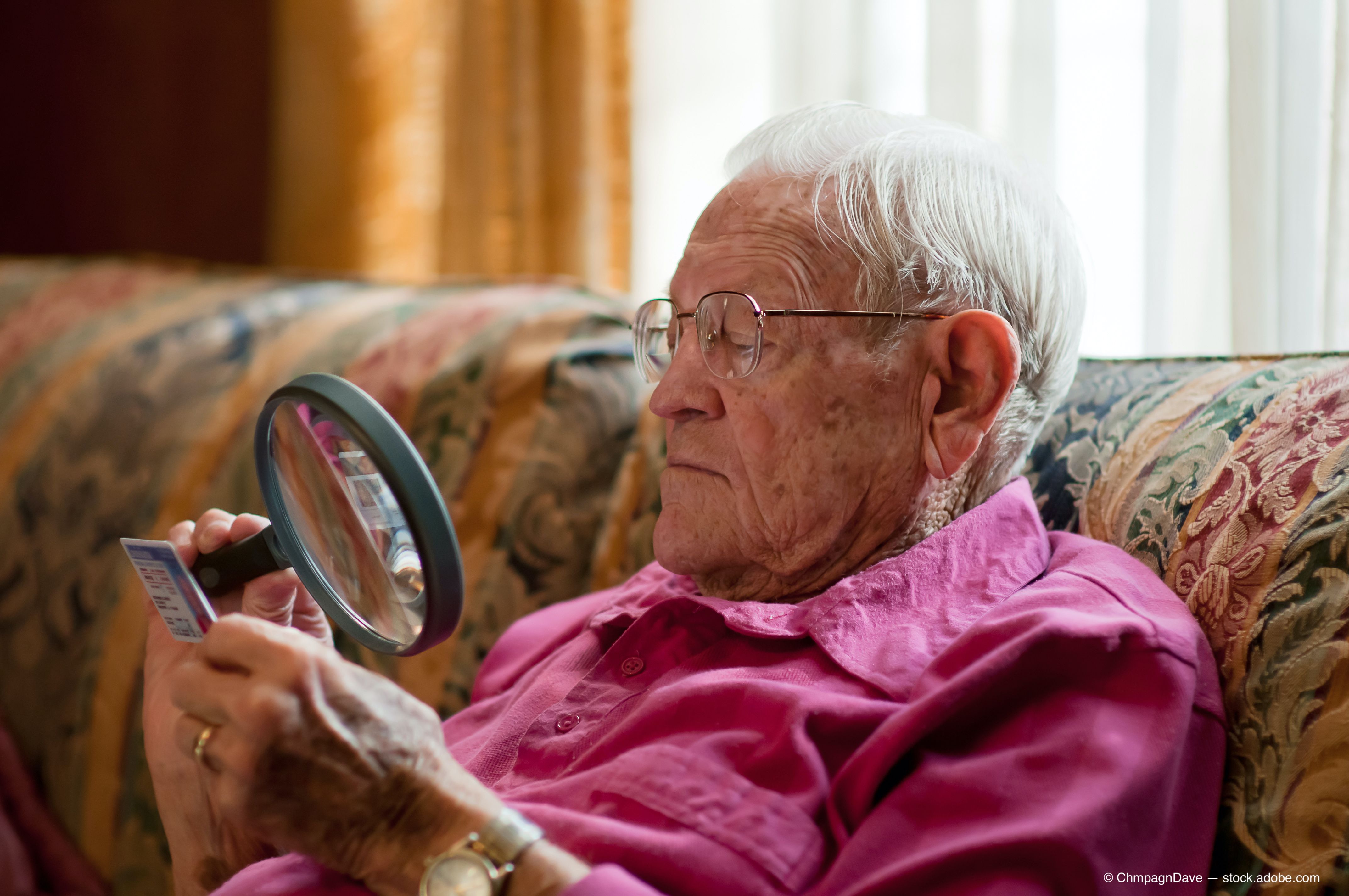 Почему с возрастом снижается зрение. Зрение в старости. Старики. Зрение у пожилых. Нарушение зрения у пожилых.