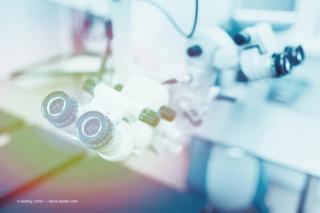Standard keratometry values perform better compared to total keratometry values in eyes undergoing concurrent cataract surgery and DMEK