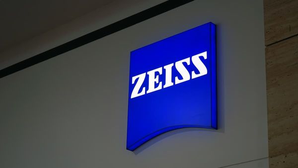 ZEISS reports early implantations of AT LUCIA Toric 721P IOL in Europe