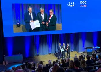 The German Ophthalmological Society (DOG) presents the Theodor Leber Medal to Heidelberg Engineering co-founder Christoph Schoess during its opening ceremonies. Image courtesy of Heidelberg Engineering.