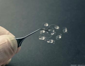 IOL held in applicator Image credit: AdobeStock/Mohammed