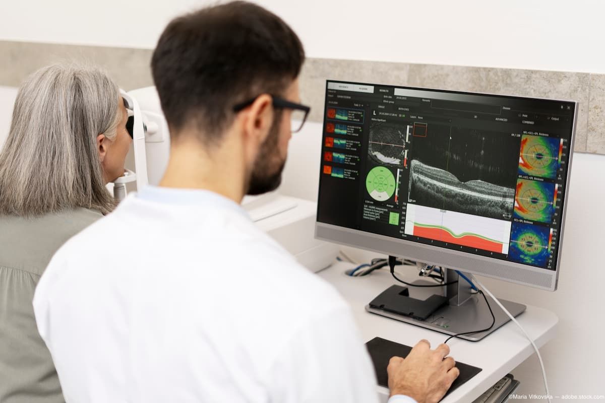Physician conducting OCT exam on patient Image credit: AdobeStock/MariaVitkovska