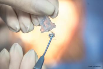 Comparison of visual, optical acuity in monofocal IOLs