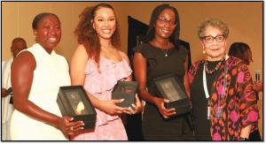 Dr Marvin R. Poston Leadership Award recipients with Poston’s daughter, Marlene Bell. (Image courtesy National Optometric Student Association)