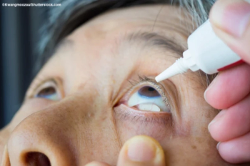 dry eye drop goes into eye