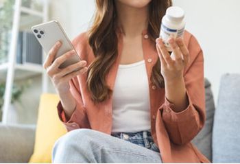 Online Misinformation on UTIs, ASB is Common and Dangerous: New Research / image credit ©KMPZZ/stock.adobe.com