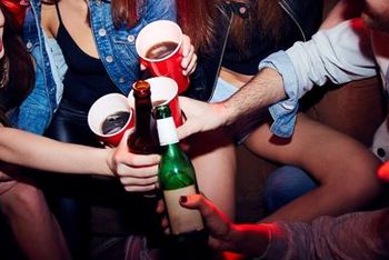 Disease-Tailored Preventive Intervention Reduces Alcohol Use in High-Risk Youths with Chronic Medical Conditions / Image credit: ©pressmaster/AdobeStock