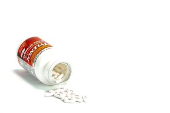 HHS Ties Acetaminophen Use During Pregnancy to Autism, Despite Widely Conflicting Evidence