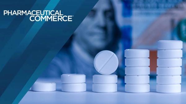Pills stacked against money background, toned in blue | © Enso - stock.adobe.com 343271169