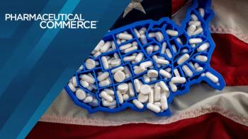 Healthcare, opioid epidemic and drug abuse concept with the map of USA filled with oxycodone and hydrocodone pharmaceutical pills on the American flag | © Victor Moussa - stock.adobe.com 193389447