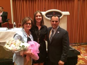 Hy-Vee Presents Annual Caregiver Award at Armada Specialty Pharmacy Summit