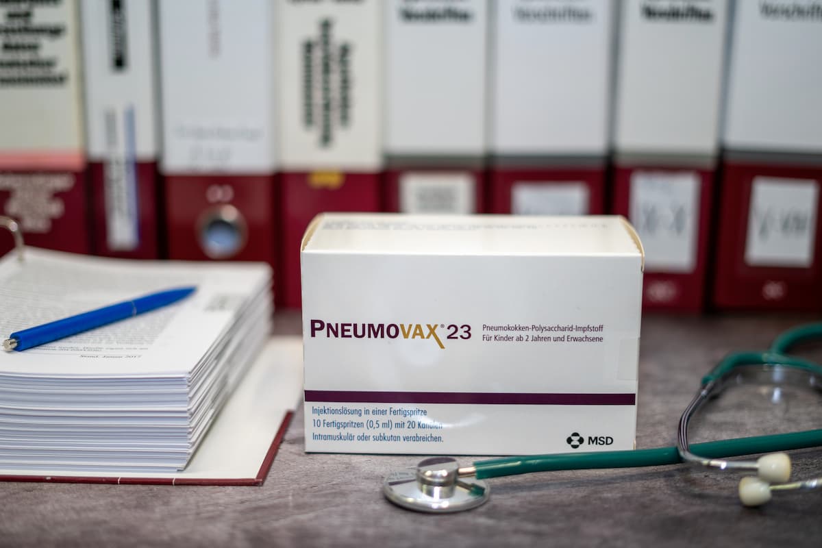 PNEUMOVAX box, pneumococcal vaccine for treatment of infections caused by bacteria called pneumococcus