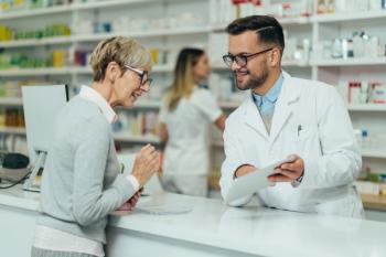 Pharmacist and patient -- Image credit: Zamrznuti tonovi | stock.adobe.com