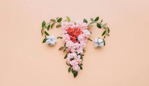 Uterus made of flowers and foliage | Mykhailovskyi - stock.adobe.com