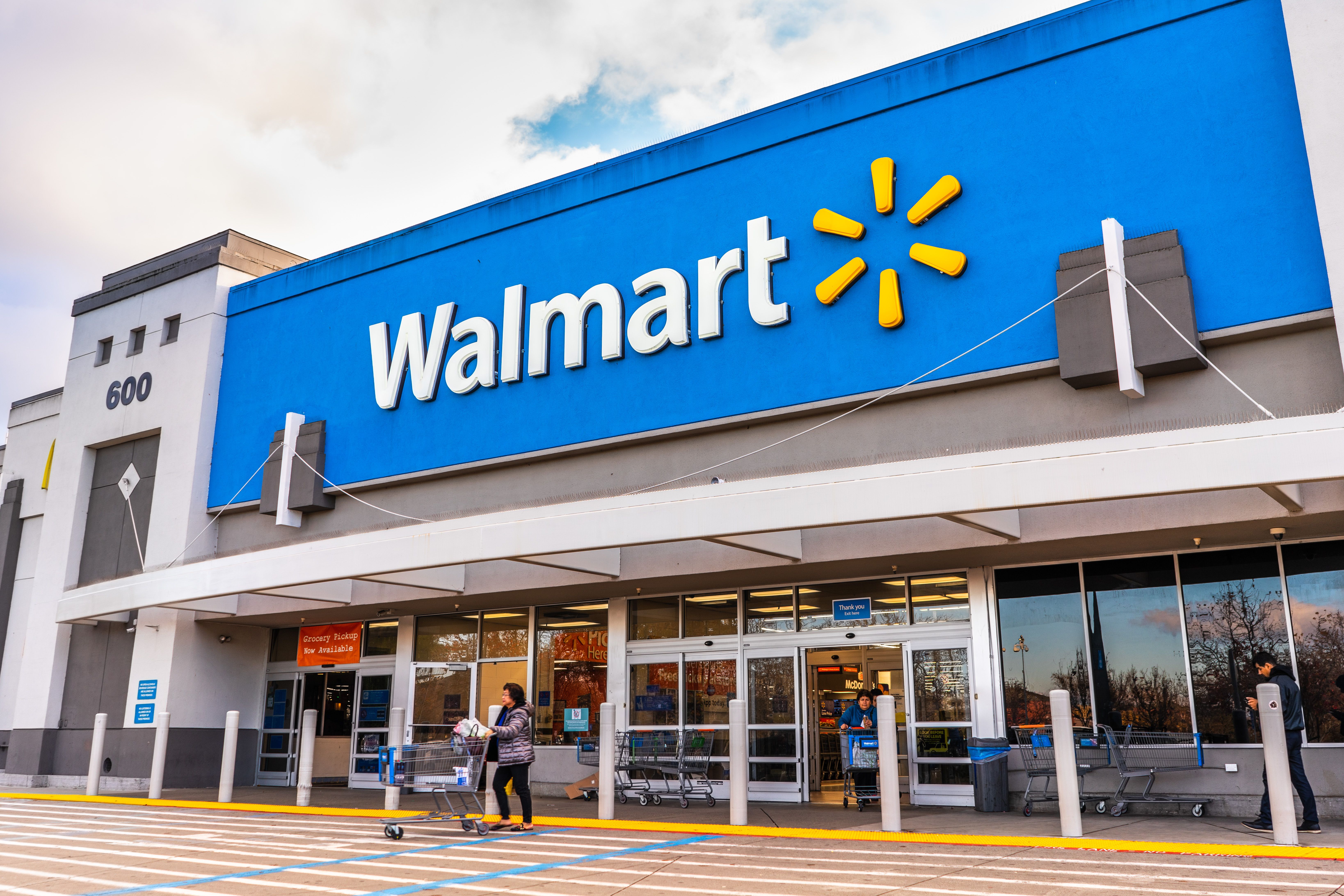 Walmart location -- Image credit: Sundry Photography | stock.adobe.com