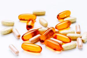 Vitamins and supplements -- Image credit: lisa_16 | stock.adobe.com