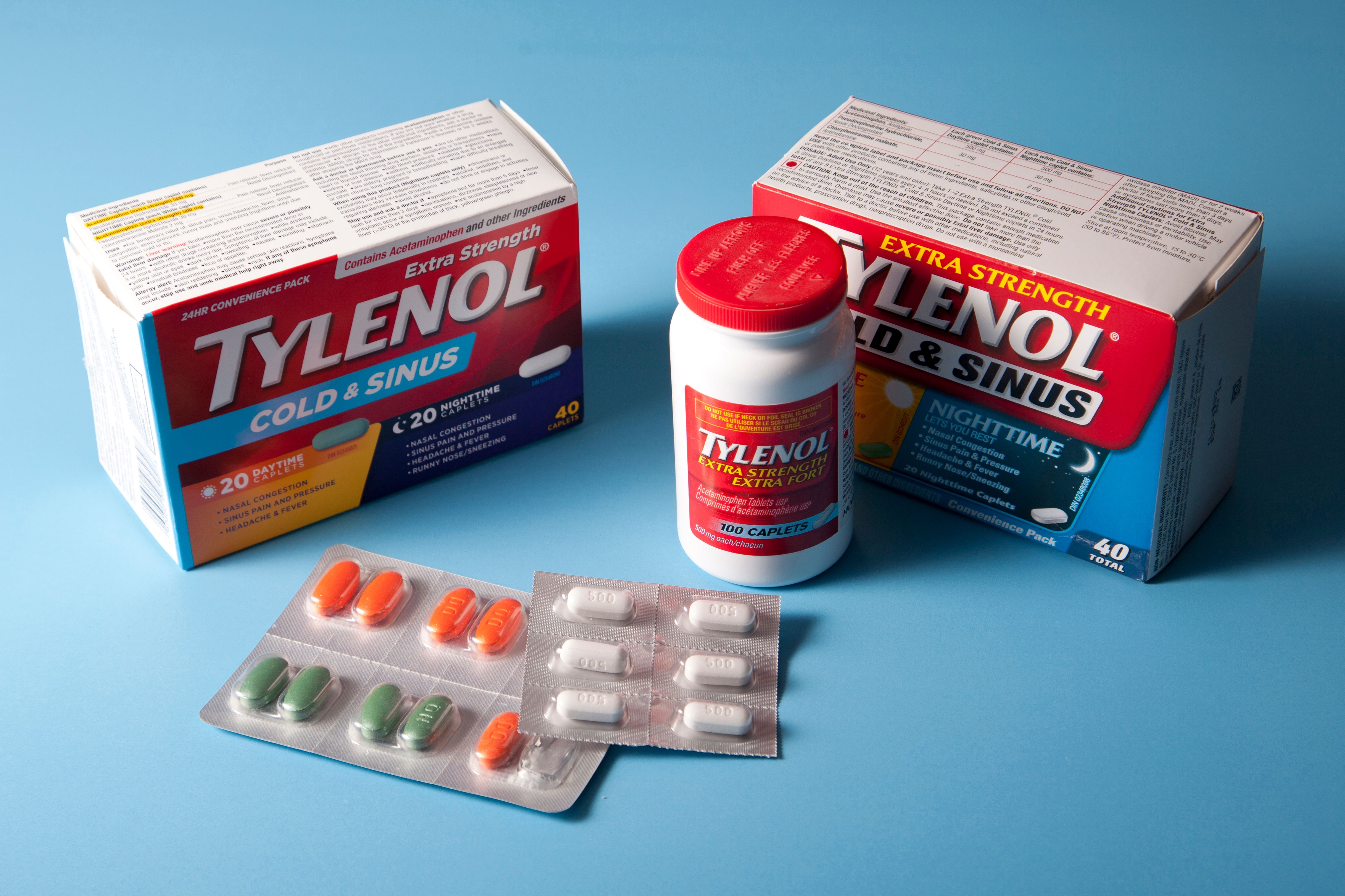 Boxes of extra strength Tylenol | Image Credit: © Rusty - stock.adobe.com