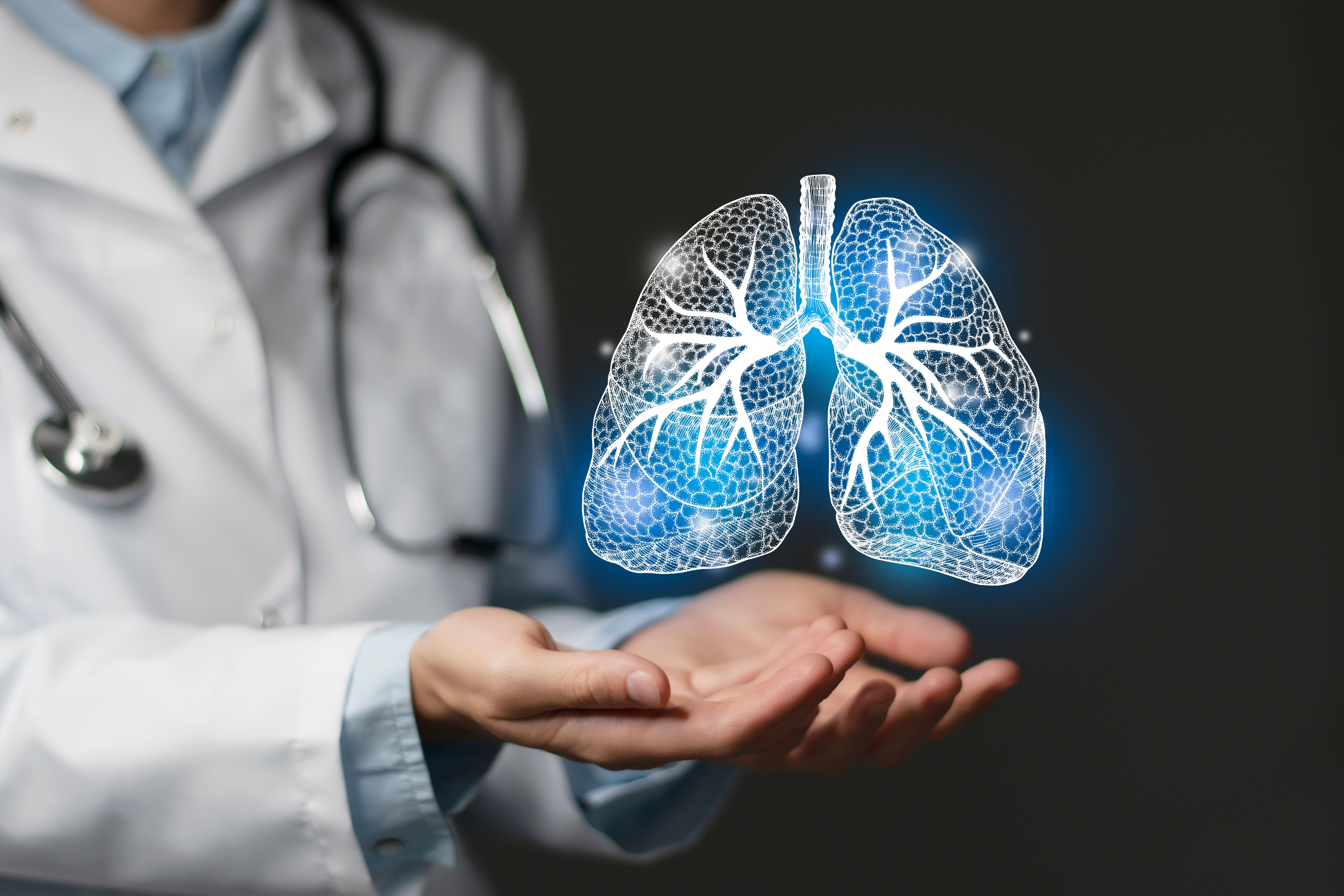 Doctor with lungs -- Image credit: mi_viri | stock.adobe.com