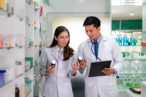 Pharmacist and doctor -- Image credit: ake1150 | stock.adobe.com