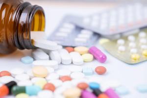 Oral antibiotics -- Image credit: methaphum | stock.adobe.com