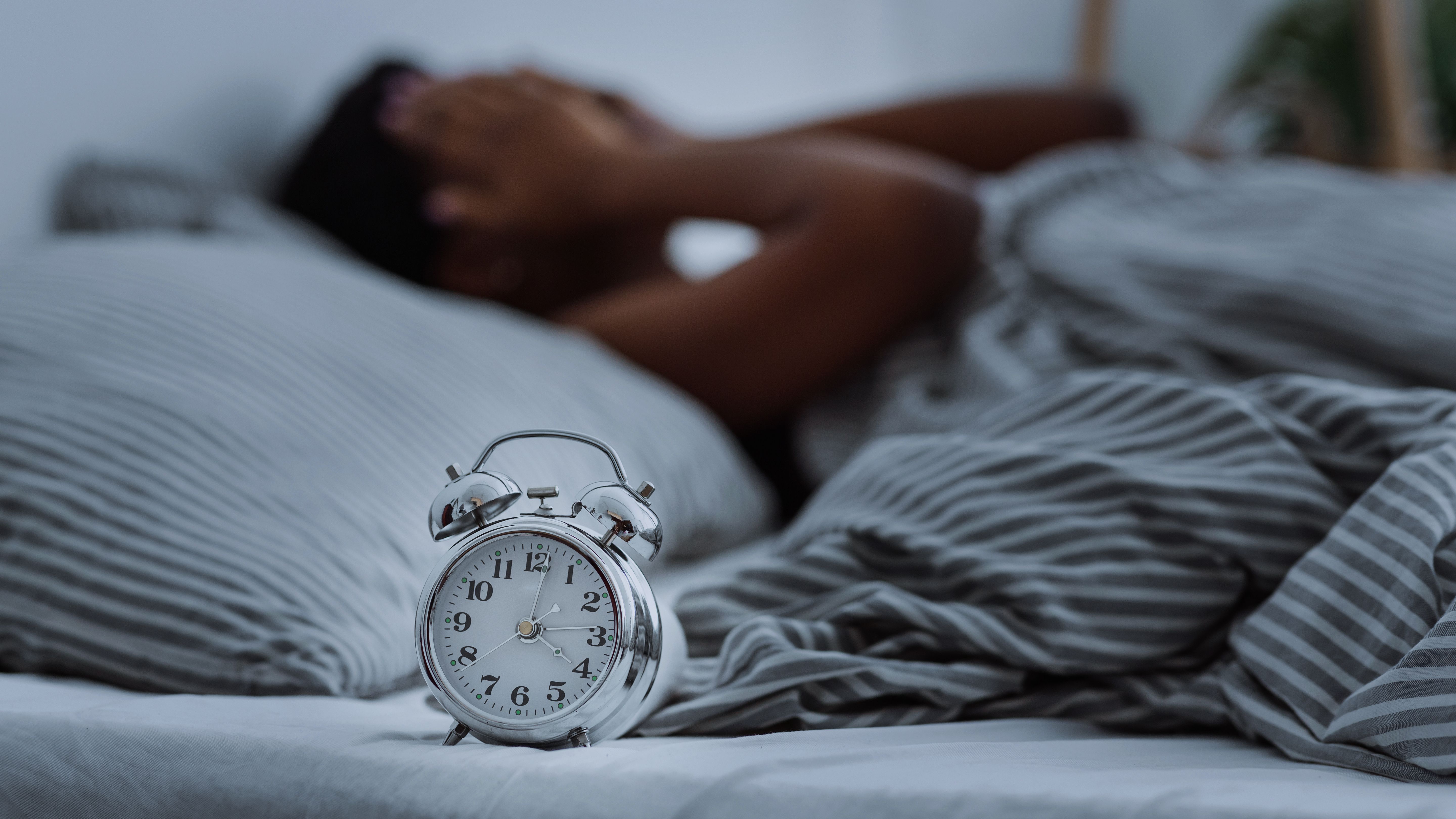 Woman having difficulty falling asleep | Prostock-studio | stock.adobe.com