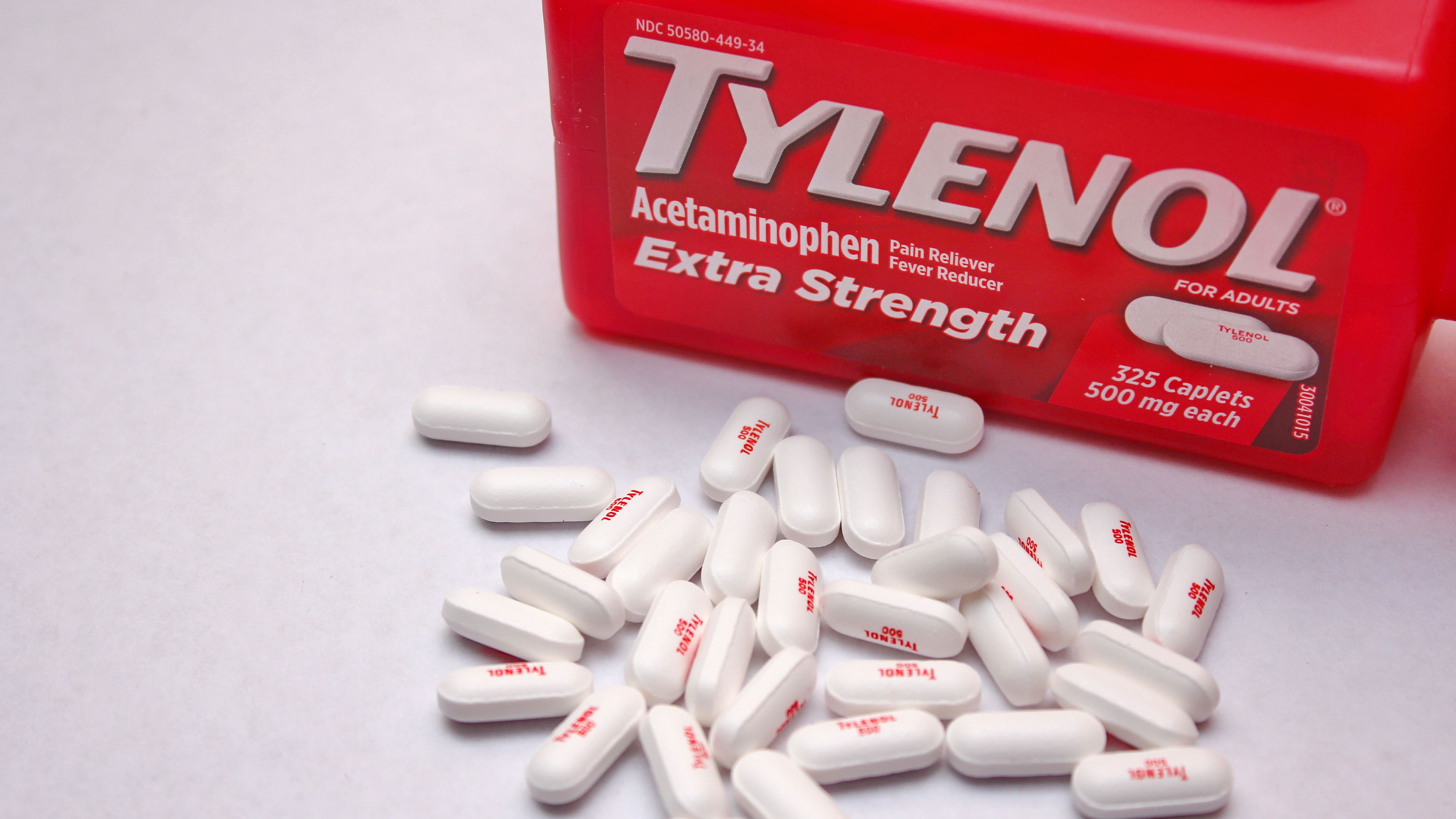 Box of extra strength Tylenol | Image Credit: © Birch Photography - stock.adobe.com