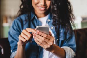 Social Media's Influence on Young Women's Reproductive Decisions