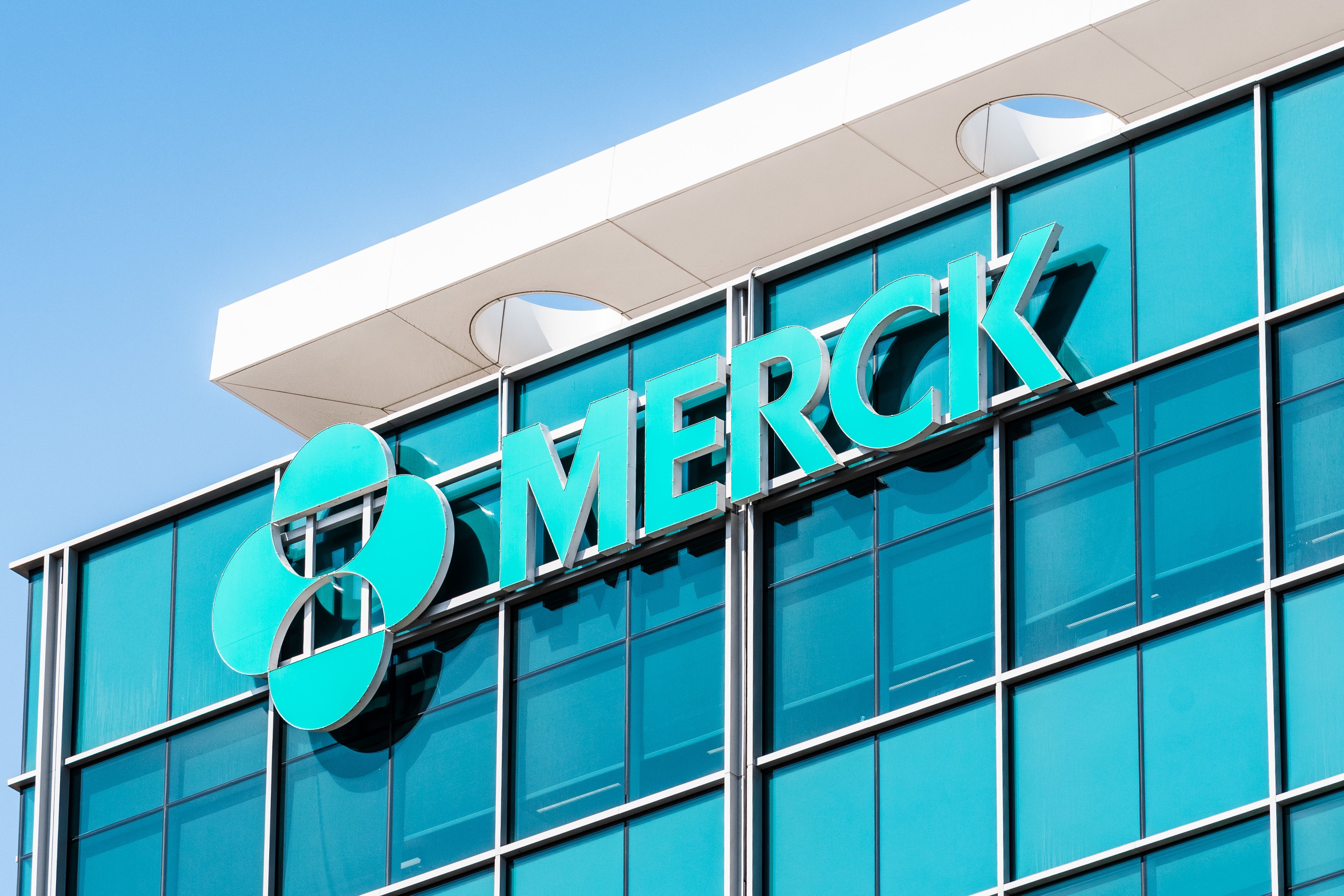 The timing of Merck’s move cannot be separated from the anticipated Keytruda loss of exclusivity around 2028. Patent expirations have always shaped pharmaceutical strategy, but mega-blockbusters introduce a new magnitude of vulnerability. Credit: Stock.Adobe.com/Sundry Photography.