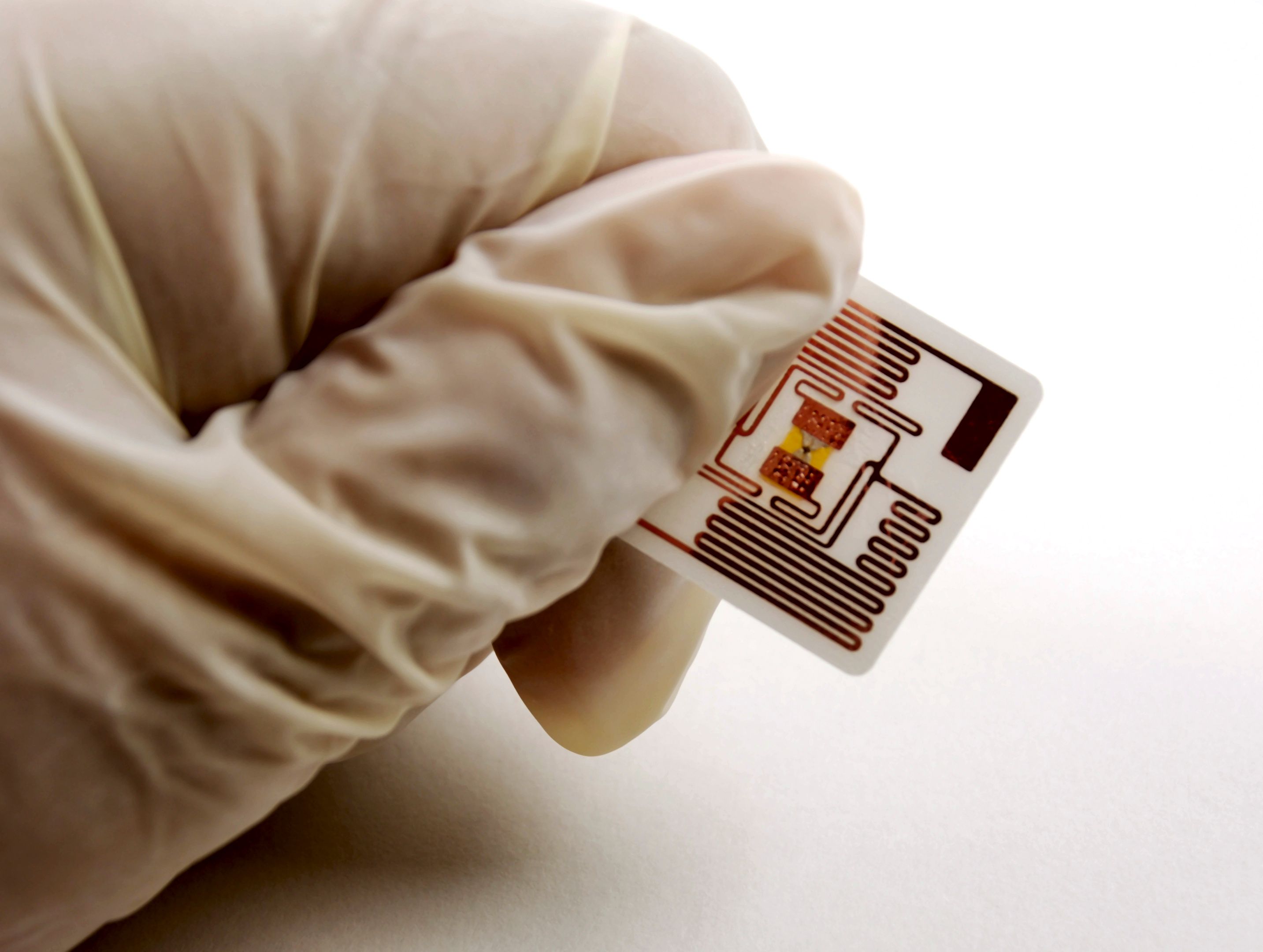 RFID chips and tags | Image Credit: © Albert Lozano-Nieto - stock.adobe.com