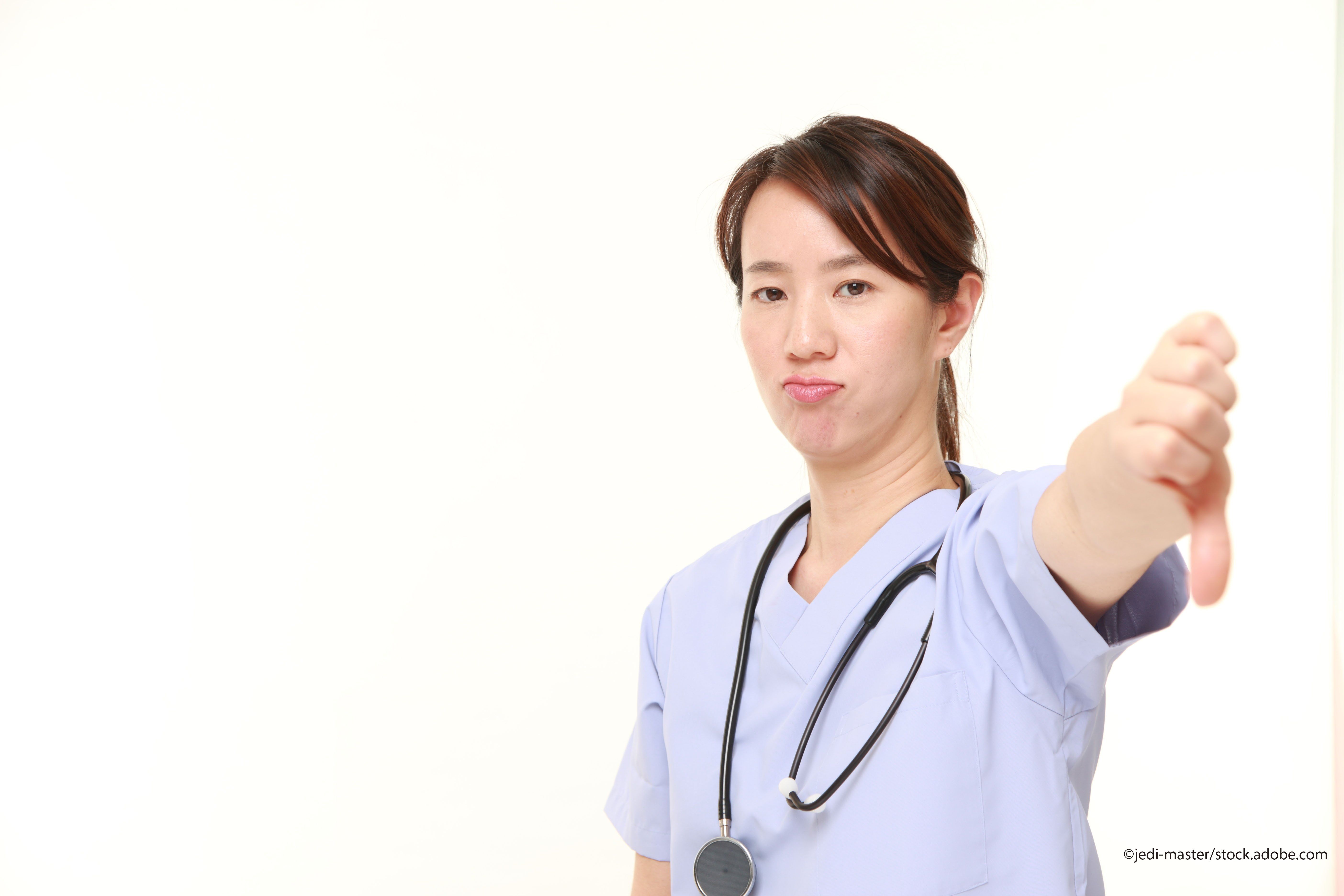 nurse thumb down | © jedi_master - stock.adobe.com