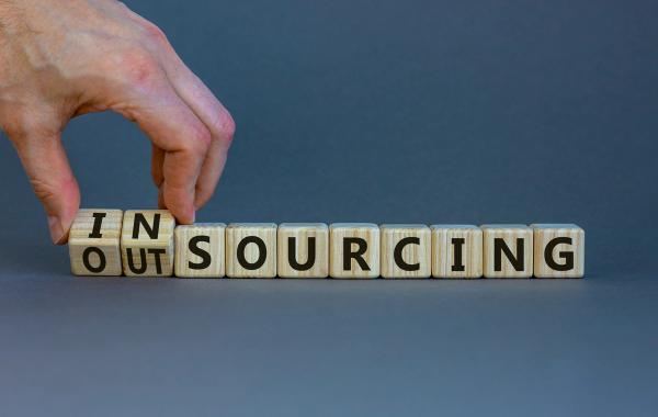 7 reasons your medical practice shouldn’t outsource | © Dzimitry - stock.adobe.com