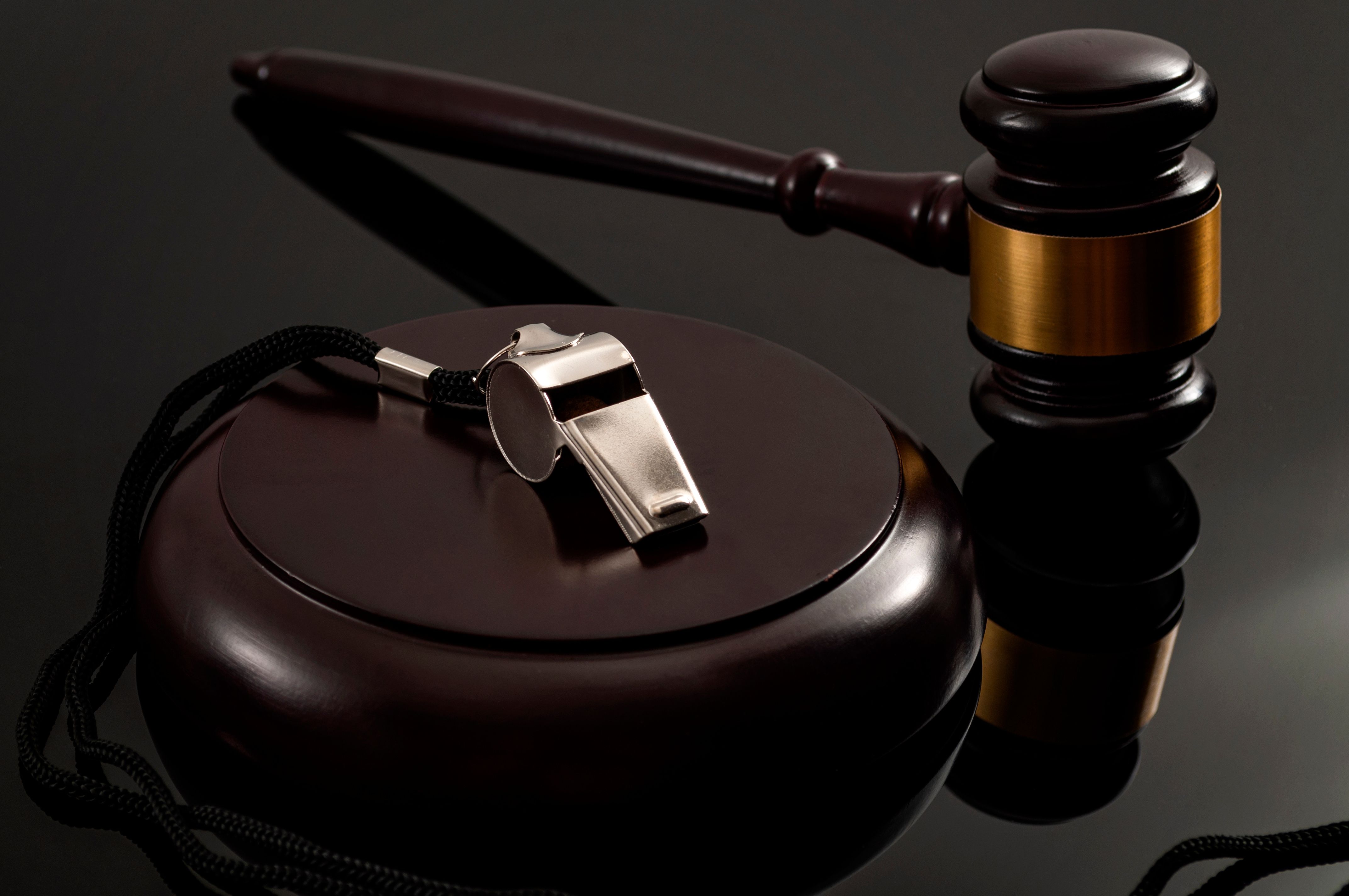 whistleblower gavel | © Victor Moussa - stock.adobe.com