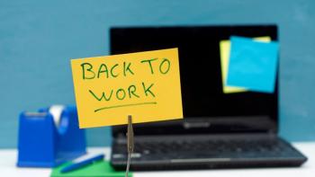 back to work laptop | © BartPhoto - stock.adobe.com