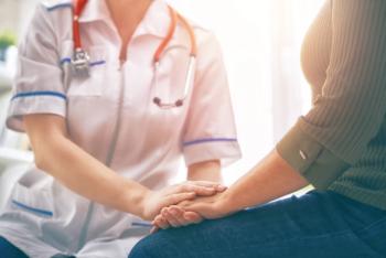 patient and doctor hold hands | © Konstantin Yuganov - stock.adobe.com