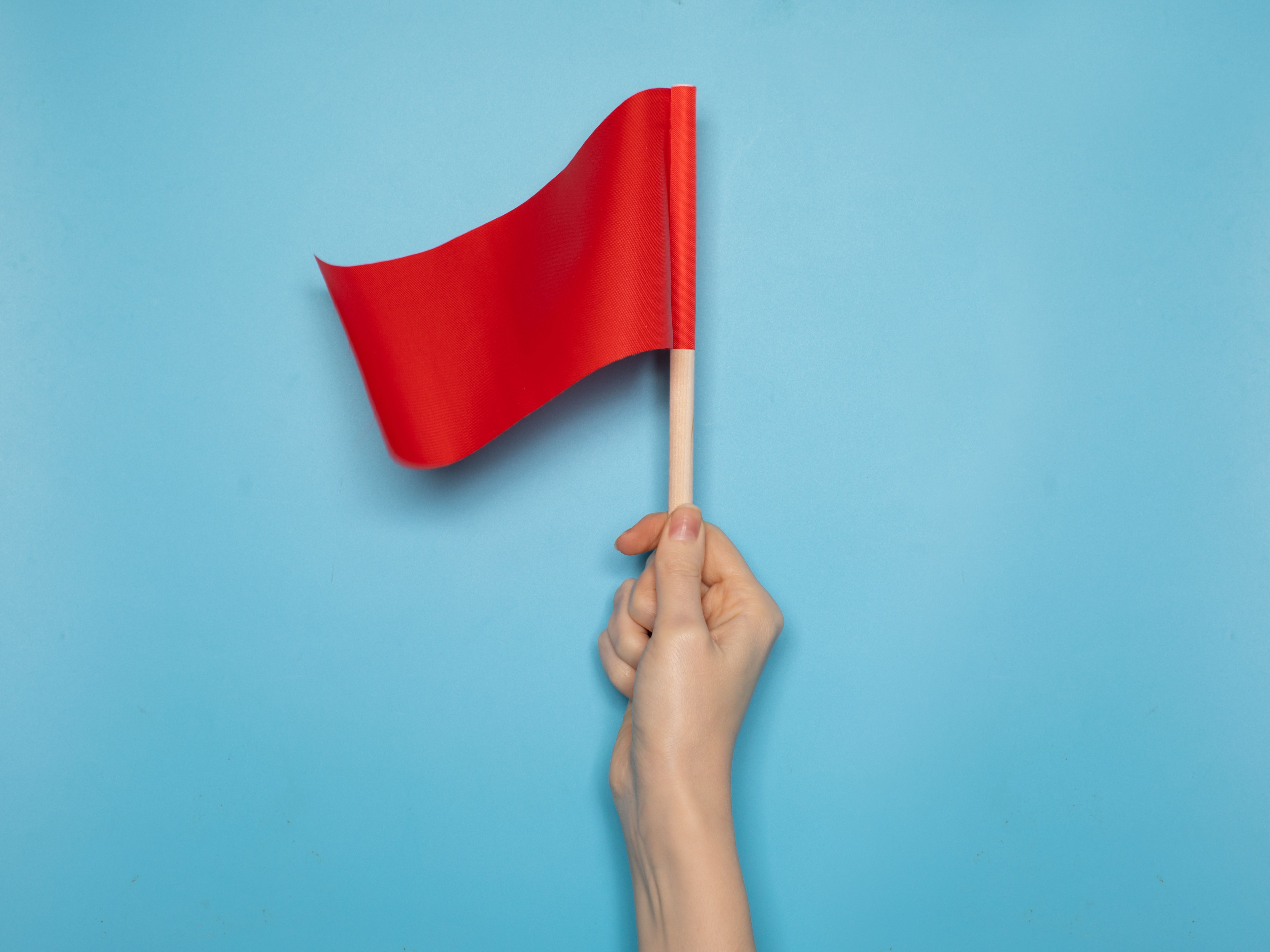 red flag | © Sergey Chumakov - stock.adobe.com
