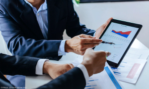 Choosing a Financial Advisor: Four signs to look out for