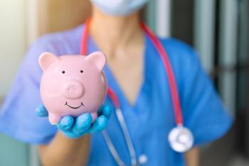 doctor holding a piggy bank | © 	Quality Stock Arts - stock.adobe.com