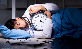 sleeping doctor | © Elnur - stock.adobe.com