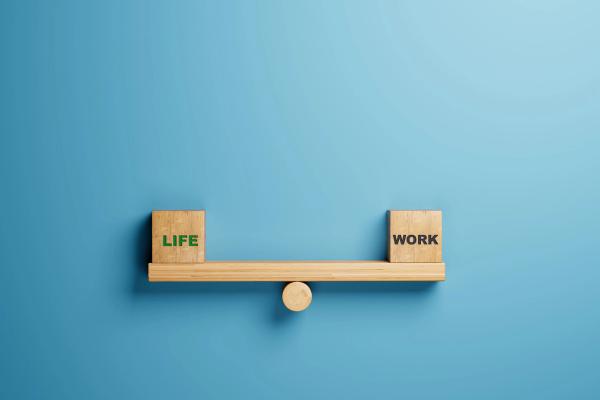 8 ways to enhance work-life balance for employees in your practice | © Bilal - stock.adobe.com