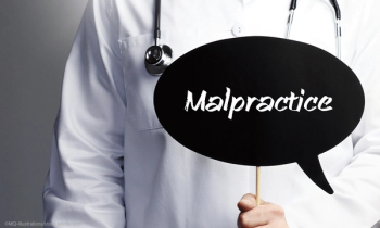 doctor holding malpractice sign | © MQ-Illustrations - stock.adobe.com